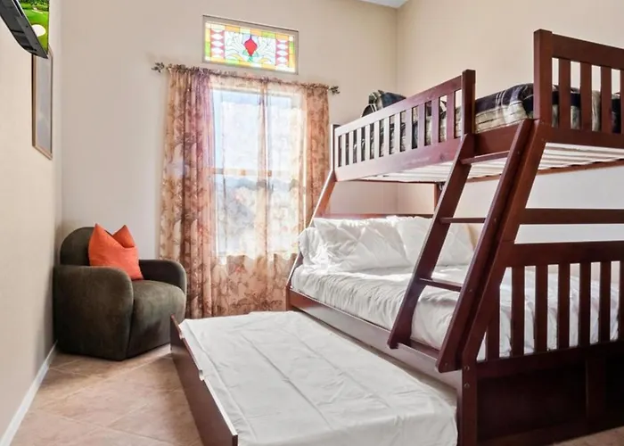 Holiday home New Listing Charming In A Great Neighborhood Peoria