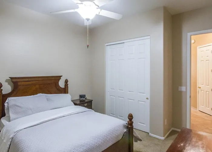New Listing Charming In A Great Neighborhood * Peoria