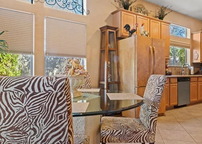 New Listing Charming In A Great Neighborhood * Peoria