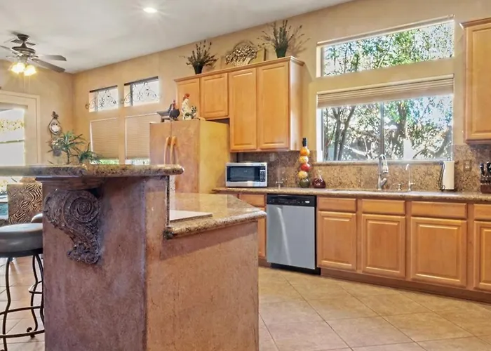 New Listing Charming In A Great Neighborhood Holiday home